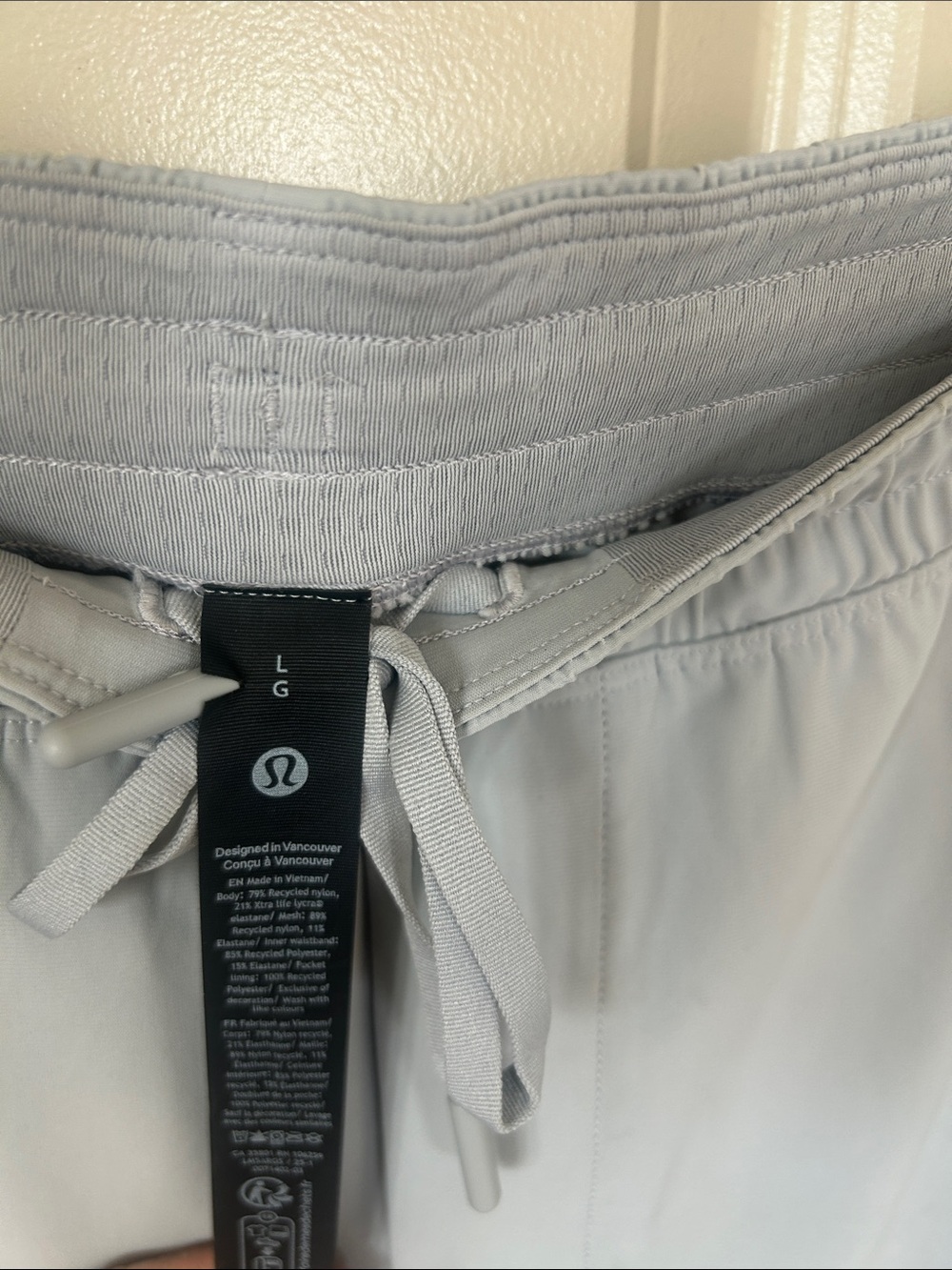 LULULEMON athletica Men's Light Gray Performance Jogger Pants - Picture 2 of 14